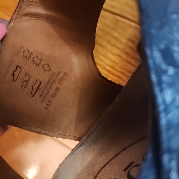 Taos Carousel 2 Wedge Sandals - Picture 6 of 9